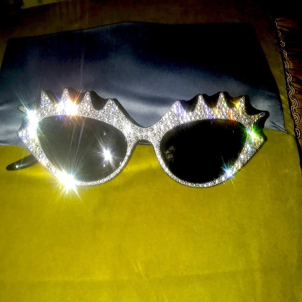 NWOT Hollywood Forever LTD Authentic Gucci Sunglasses
